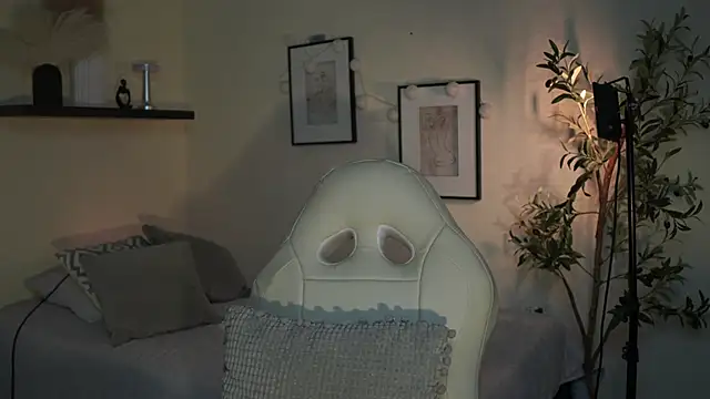 Snapshot of isabella-garcia- chatting on 07-19-26, 12:25 isabella-garcia- online show from 07-19-26, 12:25