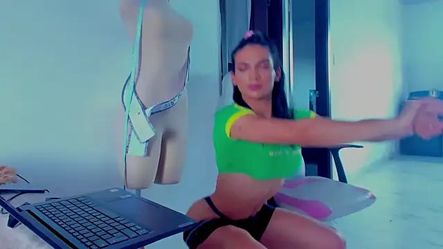 ISA BELLA VZL online show from 04-15-26, 07:58