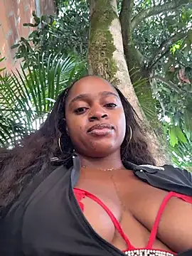 Snapshot of darle_volant chatting on 04-19-26, 01:32 darle volant online show from 04-19-26, 01:32
