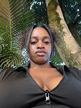 Snapshot of darle_volant chatting on 04-28-26, 10:48 darle volant online show from 04-28-26, 10:48