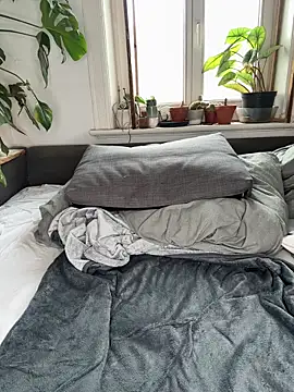 Snapshot of FayeFlame chatting on 03-24-26, 12:32 FayeFlame online show from 03-24-26, 12:32