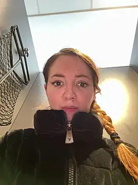 Snapshot of FayeFlame chatting on 03-26-26, 10:43 FayeFlame online show from 03-26-26, 10:43