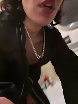 Piggiteablacktea online show from 01-17-26, 06:33