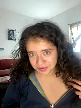 Snapshot of Lucy_YupiSweet chatting on 11-08-25, 02:17 Lucy YupiSweet online show from 11-08-25, 02:17