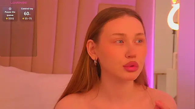 NancySmitts online show from 04-19-26, 03:44