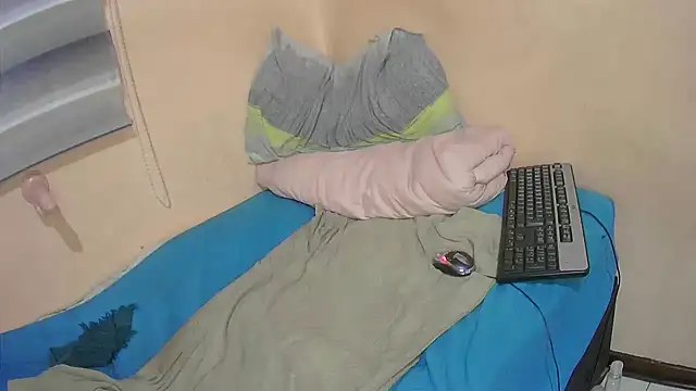 Snapshot of BigSexyEbony chatting on 10-24-25, 10:28 BigSexyEbony online show from 10-24-25, 10:28