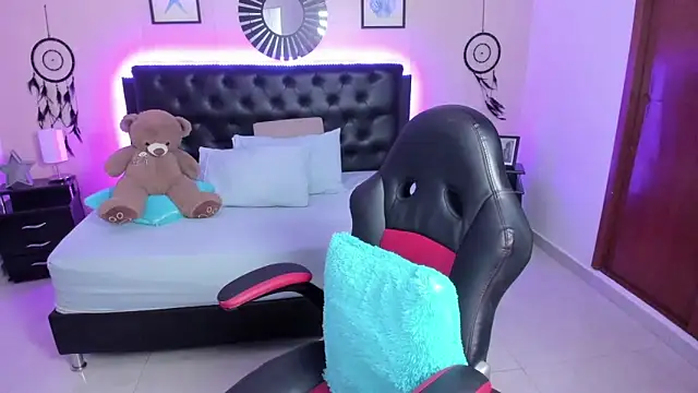 LolaVillalobos online show from 03-03-26, 11:49