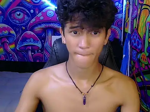 Snapshot of kenbigcockxx chatting on 06-11-26, 03:48 kenbigcockxx online show from 06-11-26, 03:48
