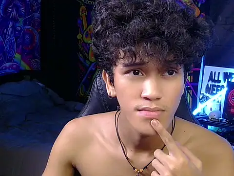 Snapshot of kenbigcockxx chatting on 07-07-26, 11:31 kenbigcockxx online show from 07-07-26, 11:31