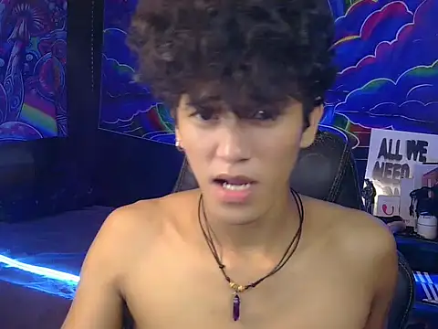 Snapshot of kenbigcockxx chatting on 07-10-26, 12:59 kenbigcockxx online show from 07-10-26, 12:59
