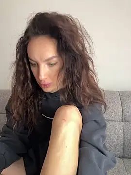 goodgirldevil online show from 11-13-25, 11:09