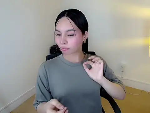 holly tabby online show from 02-01-26, 10:19