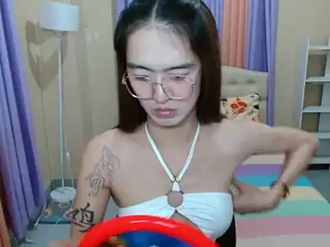 Snapshot of XxTsUncutAskaxX chatting on 06-18-26, 04:11 XxTsUncutAskaxX online show from 06-18-26, 04:11