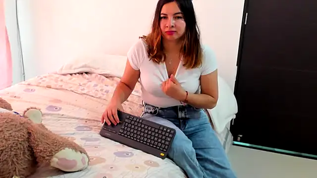 Snapshot of ADHARAMILLER__1111 chatting on 03-11-26, 07:31 ADHARAMILLER 1111 online show from 03-11-26, 07:31