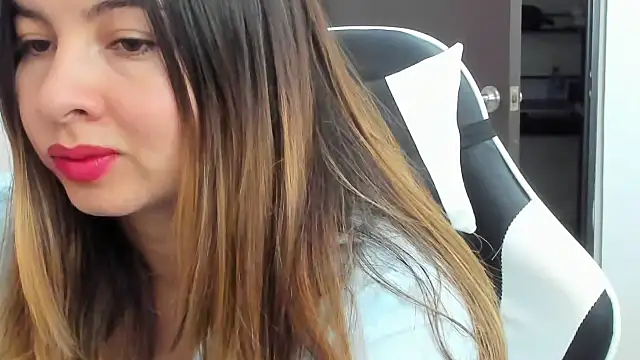 Snapshot of ADHARAMILLER__1111 chatting on 03-31-26, 12:23 ADHARAMILLER 1111 online show from 03-31-26, 12:23