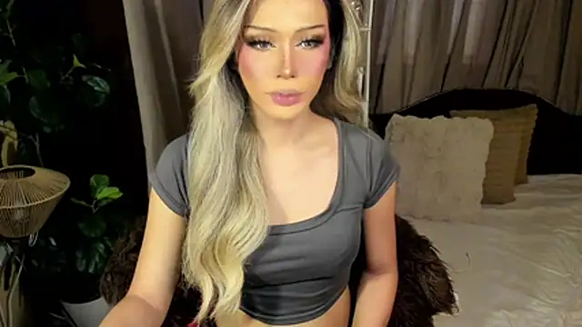 Snapshot of Candicebloom chatting on 05-29-26, 05:38 Candicebloom online show from 05-29-26, 05:38