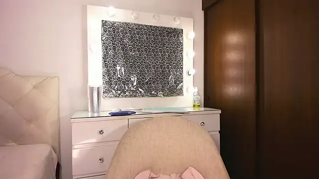 lina quinn online show from 02-14-26, 04:20