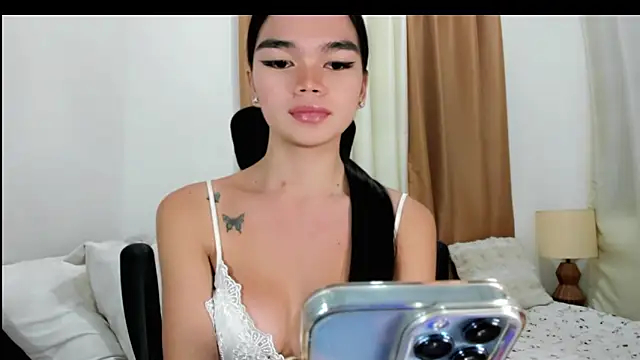 kendall petite18 online show from 05-31-26, 08:21