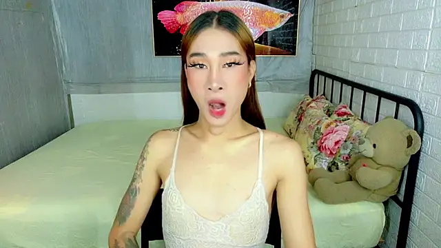 TRANSGODDESSA online show from 09-29-25, 01:33