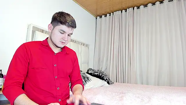Snapshot of CameronyMartinn chatting on 04-19-26, 01:16 CameronyMartinn online show from 04-19-26, 01:16
