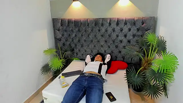 ALAN REDINGER online show from 11-22-25, 01:10