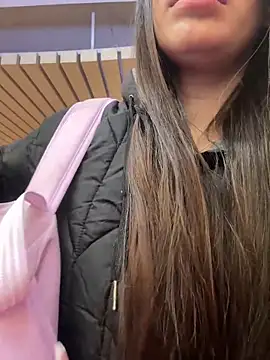 Isabella21  online show from 04-15-26, 12:28