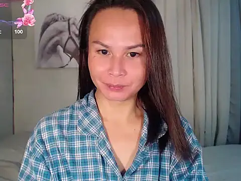 Snapshot of holly_bitch chatting on 01-12-26, 02:17 holly bitch online show from 01-12-26, 02:17