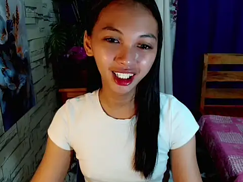 Snapshot of Simi_Ipit chatting on 07-15-26, 01:05 Simi Ipit online show from 07-15-26, 01:05
