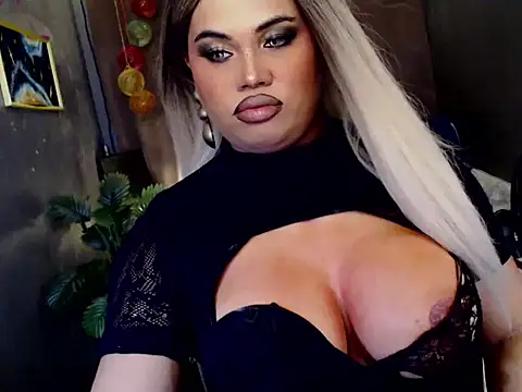 Snapshot of KitSmithCumerr chatting on 11-19-25, 09:42 KitSmithCumerr online show from 11-19-25, 09:42