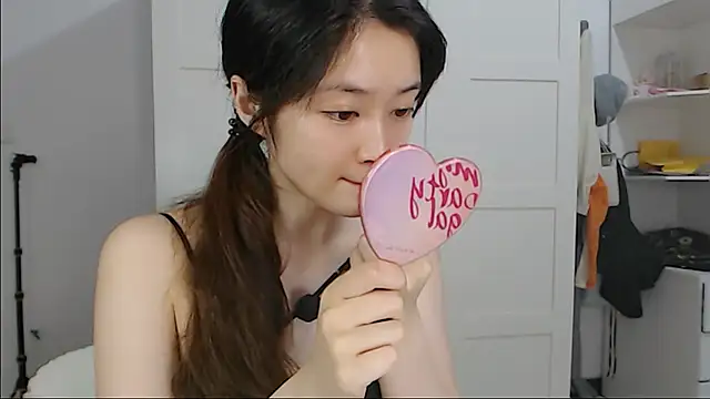 Snapshot of Mimi-cnbaby chatting on 05-23-26, 05:12 Mimi-cnbaby online show from 05-23-26, 05:12