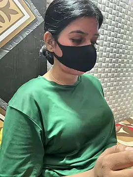 Snapshot of Hot_Jaanvi_ chatting on 04-17-26, 04:10 Hot Jaanvi online show from 04-17-26, 04:10