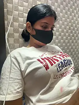 Snapshot of Hot_Jaanvi_ chatting on 05-21-26, 04:47 Hot Jaanvi online show from 05-21-26, 04:47