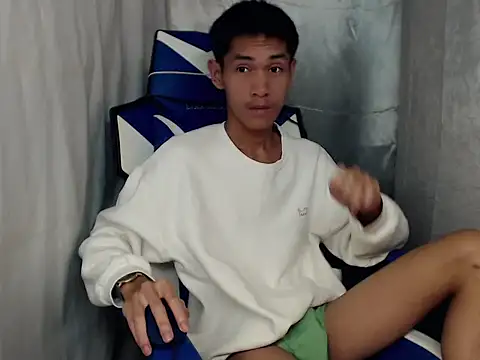 Snapshot of riks_tyler chatting on 06-15-26, 03:36 riks tyler online show from 06-15-26, 03:36
