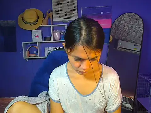 urgirljane online show from 06-14-26, 02:35