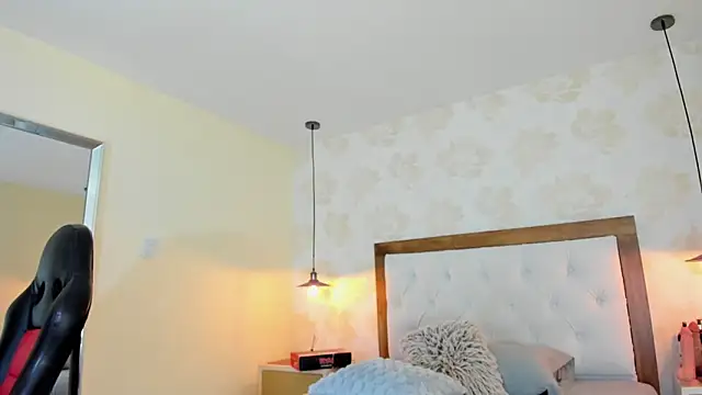 IRISCLARK1 online show from 06-01-26, 07:26