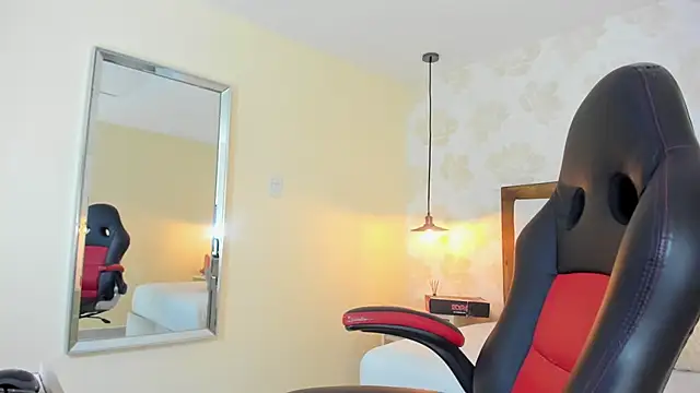 Snapshot of IRISCLARK1 chatting on 07-16-26, 07:09 IRISCLARK1 online show from 07-16-26, 07:09