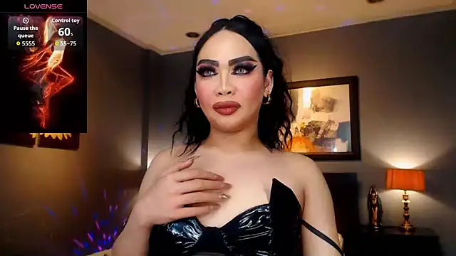 FridaHumphrey online show from 03-27-26, 06:18