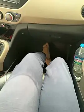 Snapshot of Meii-meyy chatting on 02-27-26, 08:14 Meii-meyy online show from 02-27-26, 08:14