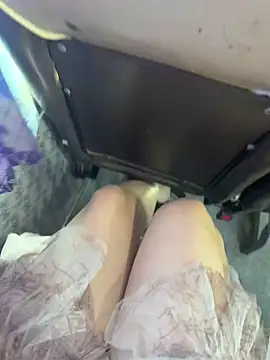 Snapshot of Meii-meyy chatting on 03-10-26, 05:34 Meii-meyy online show from 03-10-26, 05:34