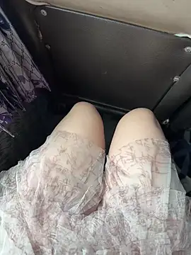 Snapshot of Meii-meyy chatting on 03-11-26, 04:07 Meii-meyy online show from 03-11-26, 04:07