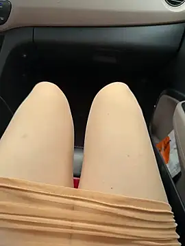 Snapshot of Meii-meyy chatting on 04-04-26, 06:22 Meii-meyy online show from 04-04-26, 06:22