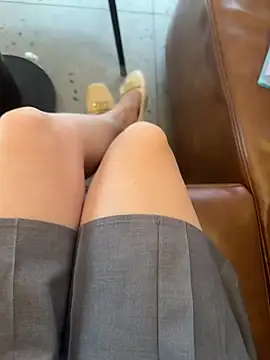 Snapshot of Meii-meyy chatting on 04-11-26, 07:45 Meii-meyy online show from 04-11-26, 07:45