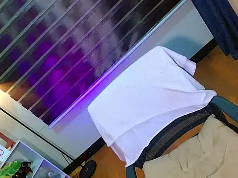 Snapshot of Queen_yasii_88 chatting on 01-13-26, 12:43 Queen yasii 88 online show from 01-13-26, 12:43