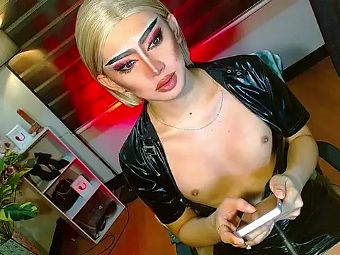 Snapshot of Queen_yasii_88 chatting on 02-11-26, 02:33 Queen yasii 88 online show from 02-11-26, 02:33