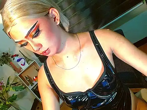 Snapshot of Queen_yasii_88 chatting on 04-08-26, 03:01 Queen yasii 88 online show from 04-08-26, 03:01