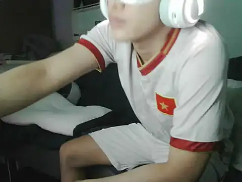 boyhigh1997 online show from 05-08-26, 02:17
