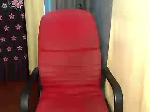 Snapshot of lovelyallena07 chatting on 06-27-26, 04:28 lovelyallena07 online show from 06-27-26, 04:28