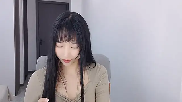 Snapshot of Lisa-3333 chatting on 10-24-25, 02:13 Lisa-3333 online show from 10-24-25, 02:13