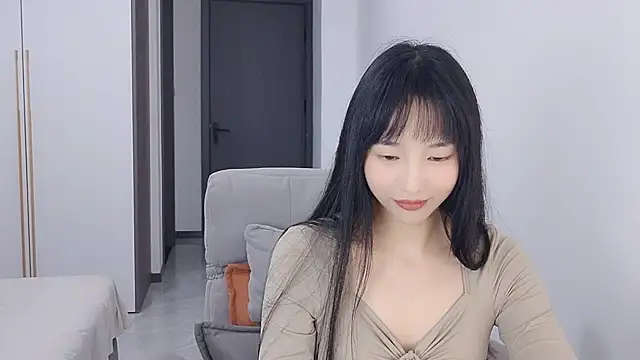 Snapshot of Lisa-3333 chatting on 10-30-25, 02:18 Lisa-3333 online show from 10-30-25, 02:18