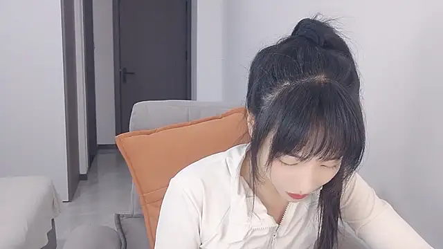 Snapshot of Lisa-3333 chatting on 11-11-25, 01:44 Lisa-3333 online show from 11-11-25, 01:44